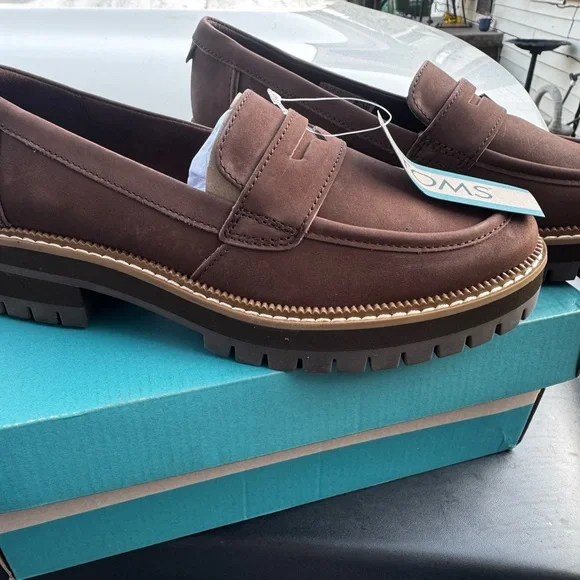 Toms Brown Wide-Width Lug Sole Loafer - Picture 2 of 7